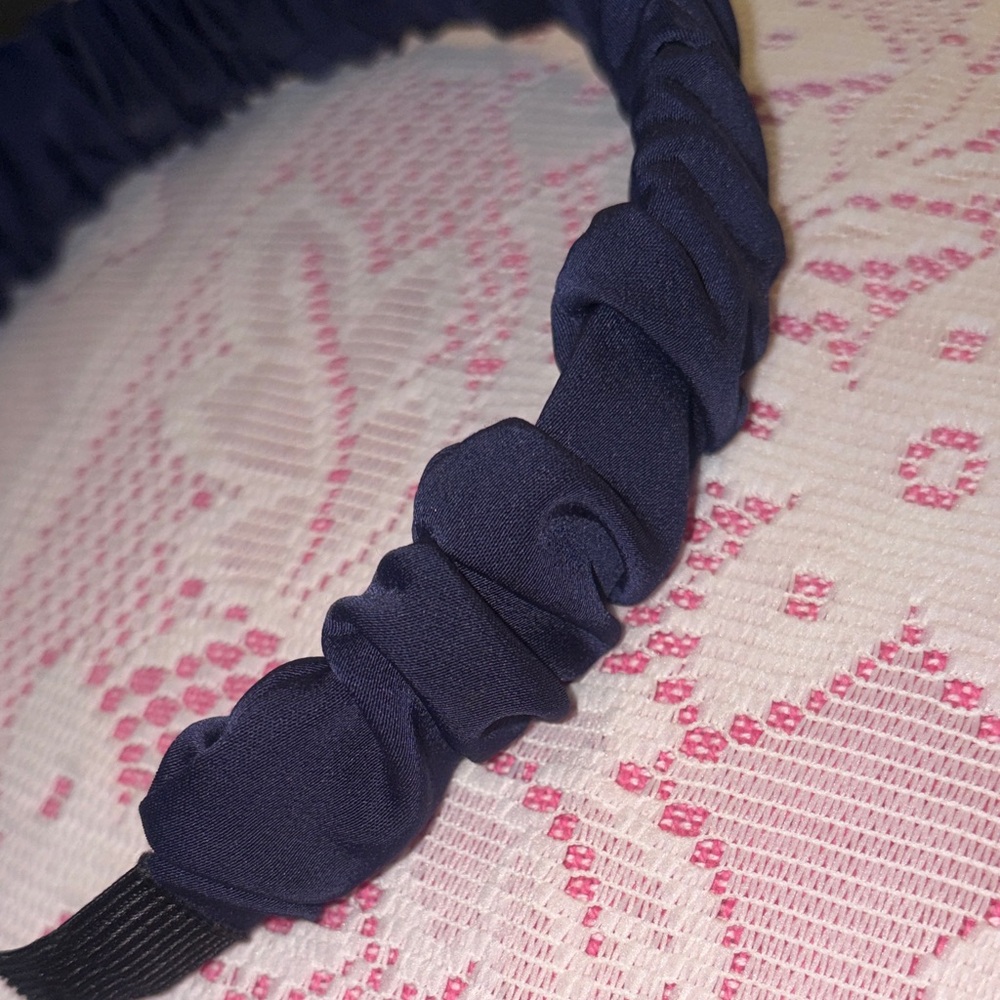 Elegant Navy Blue Scrunched Headband NWOT - Picture 4 of 5